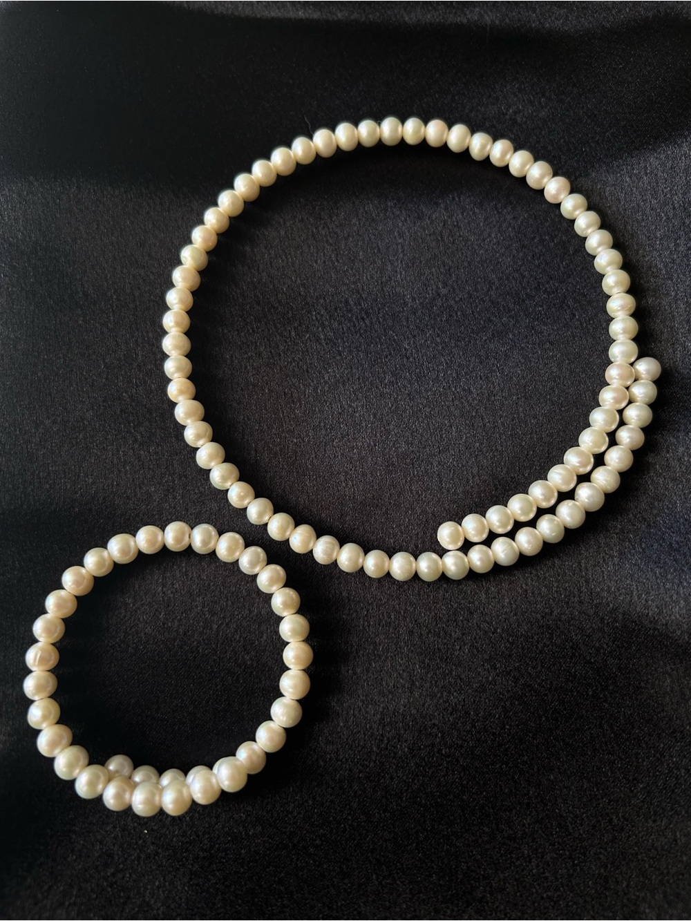 Cultured pearl, expandable choker coil necklace and matching bracelet 6.8mm